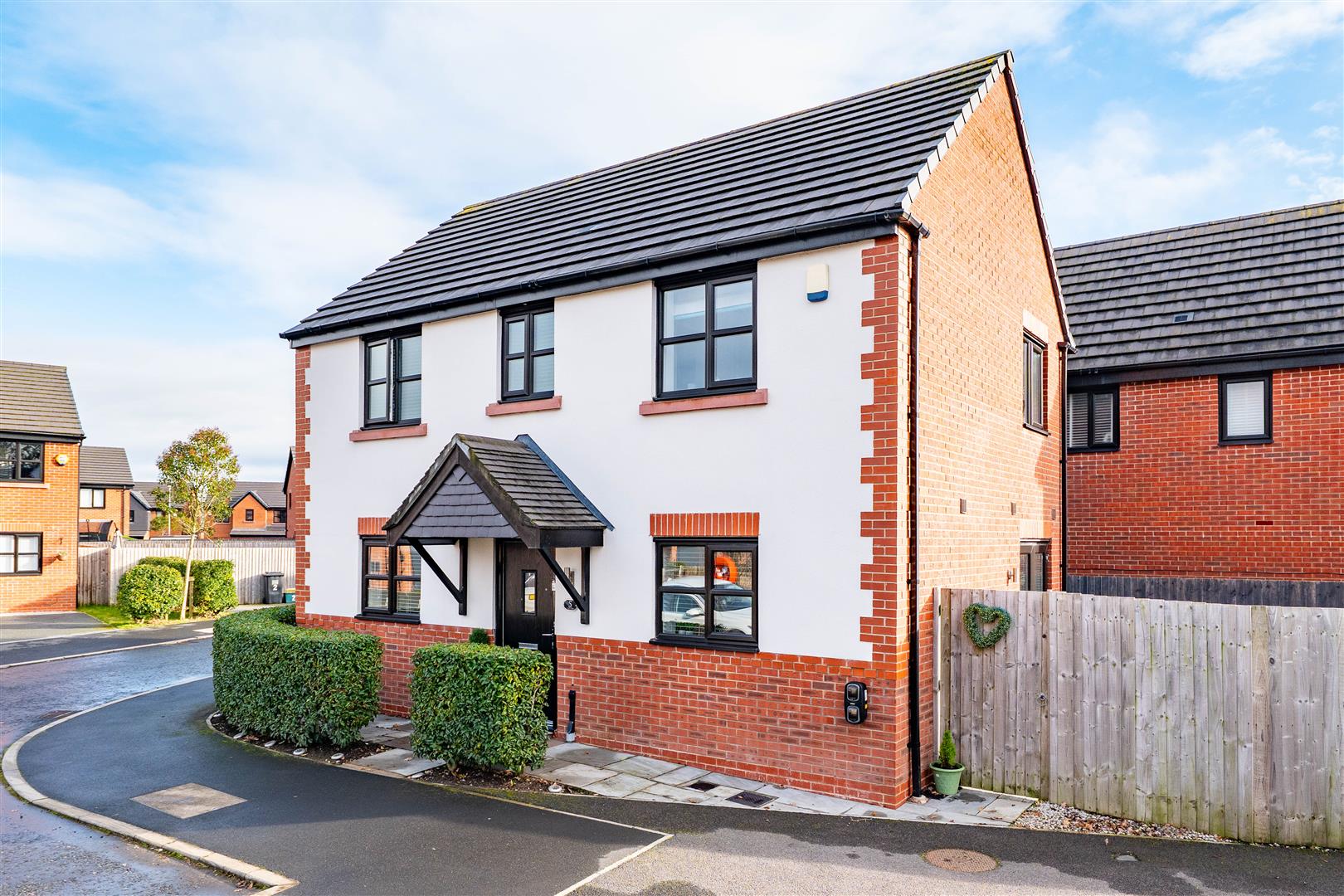 3 bed property in Sussex Close, Preston